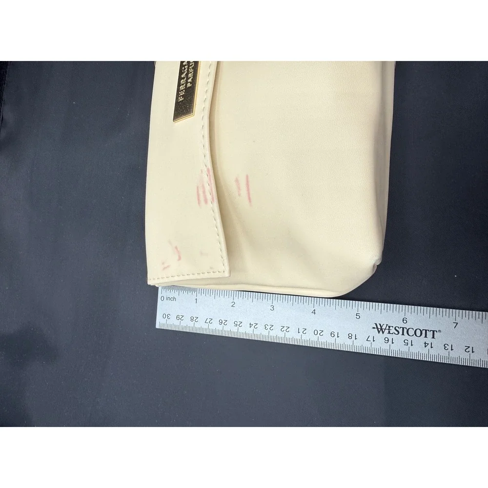 FERRAGAMO Amenity Kit Pouch Turkish Airlines Unisex Cream Red Marks OS